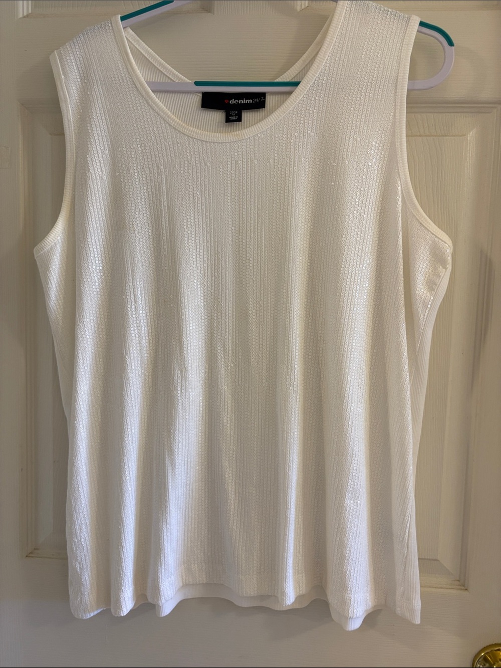 Denim&Co Cream Ribbed Scoop Neck Tank